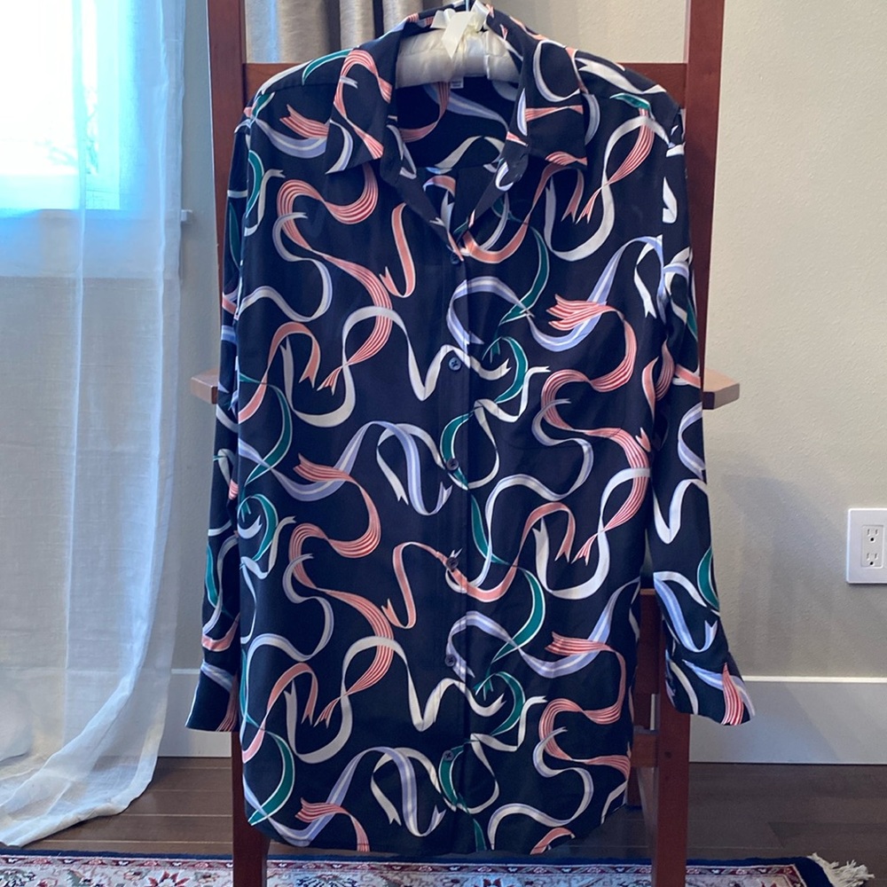 New without tags Equipment silk button up shirt.  Size small.